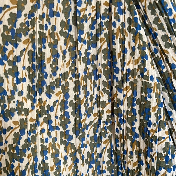 Maeve - Picture 3 of 9